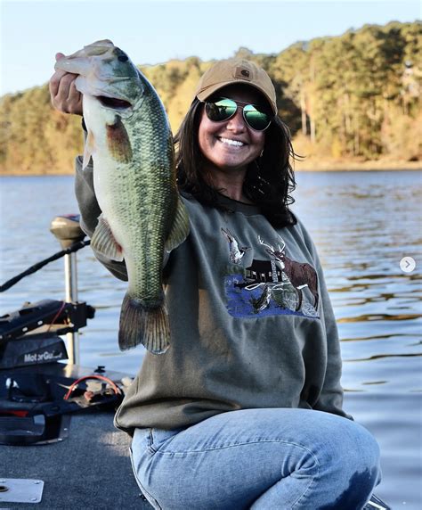 Gear Review: Bass Pro Shops Johnny Morris CarbonLite Baitcast .